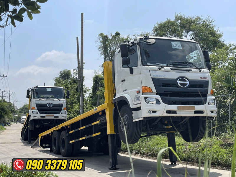 HINO 3 CHÂN FM NÂNG ĐẦU CHỞ MÁY CÔNG TRÌNH